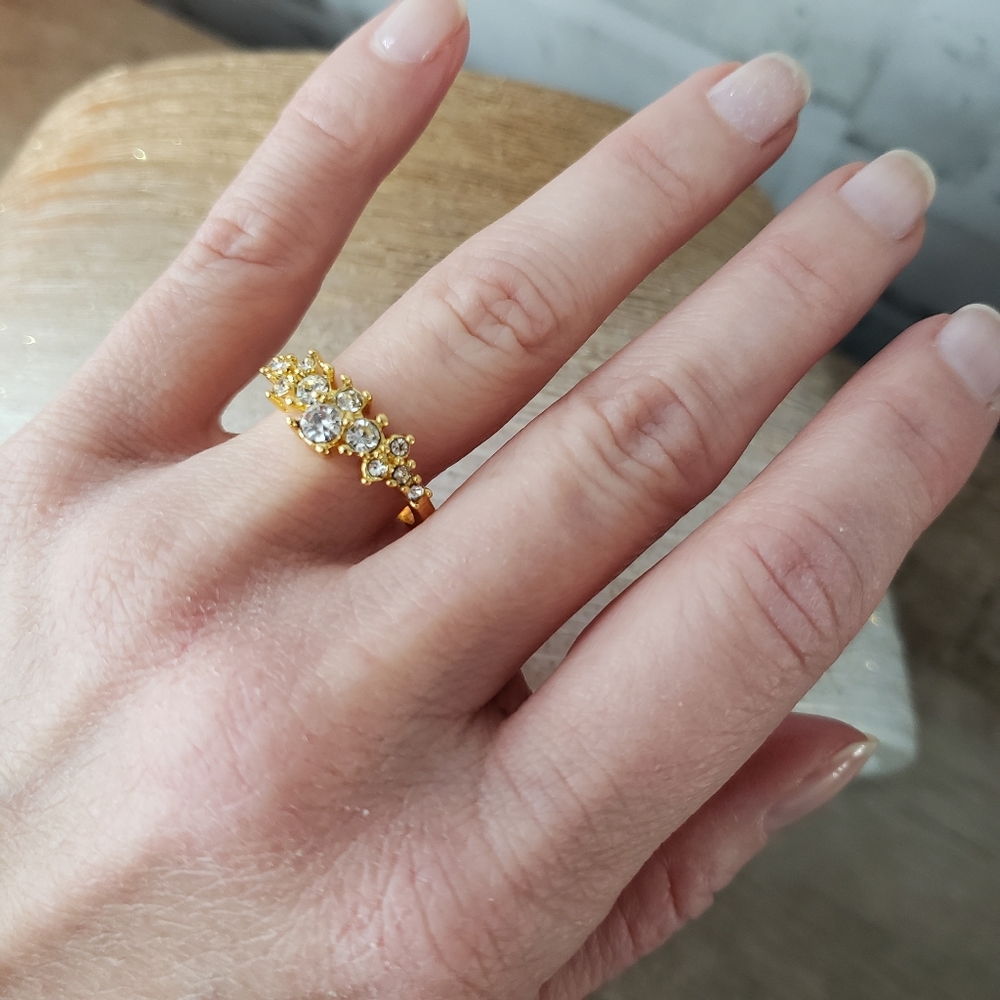 🌷14k Gold ring with brilliant cut cubic zirconia